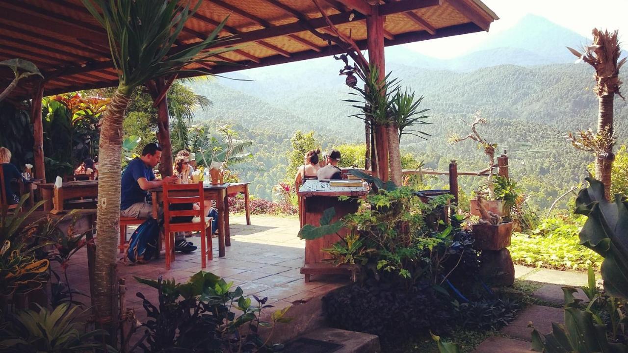 Made Oka Homestay And Warung Munduk  Exterior photo