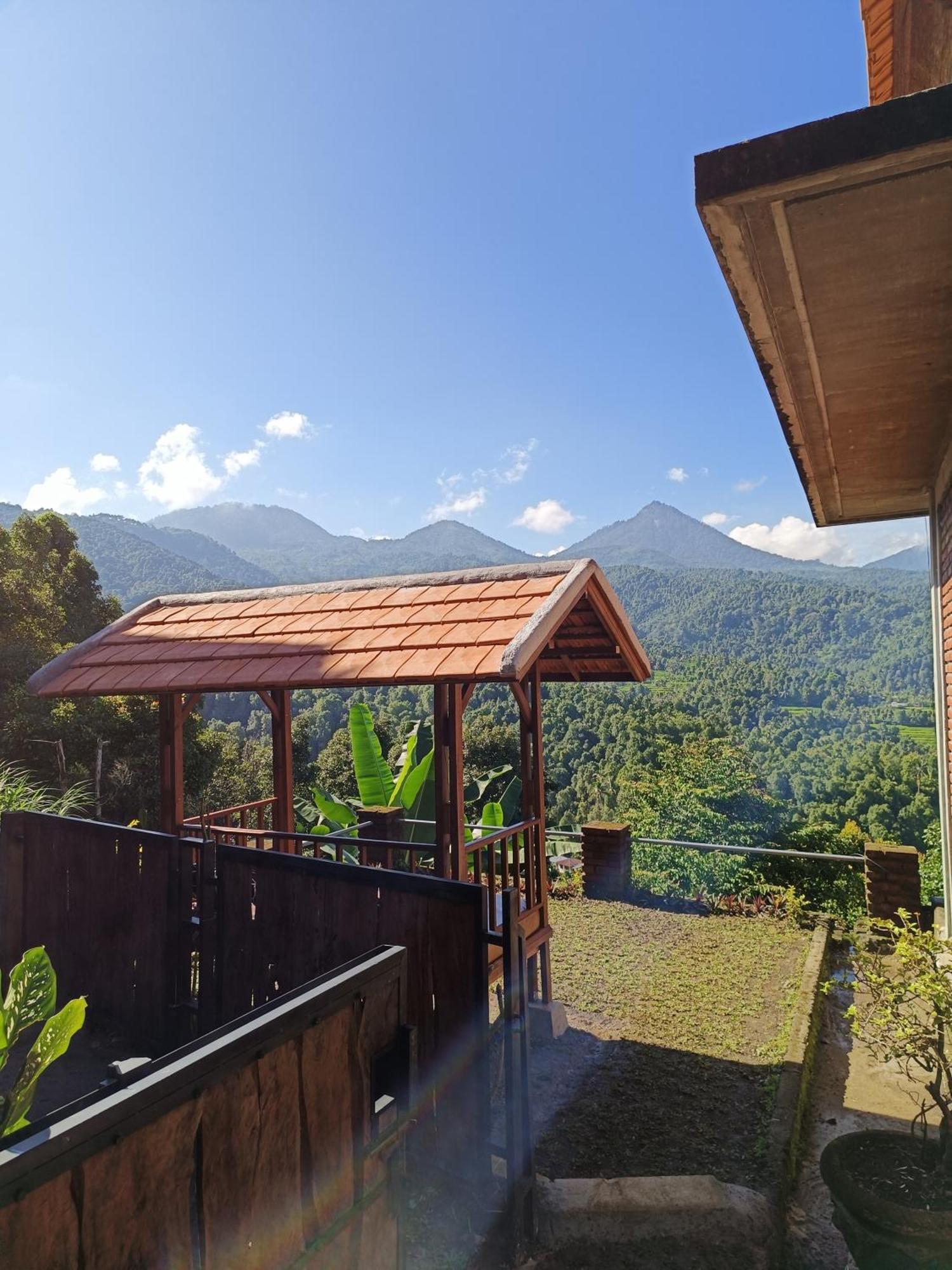 Made Oka Homestay And Warung Munduk  Exterior photo